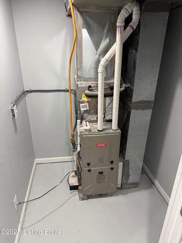 4517 Dover Rd, Louisville, KY 40216