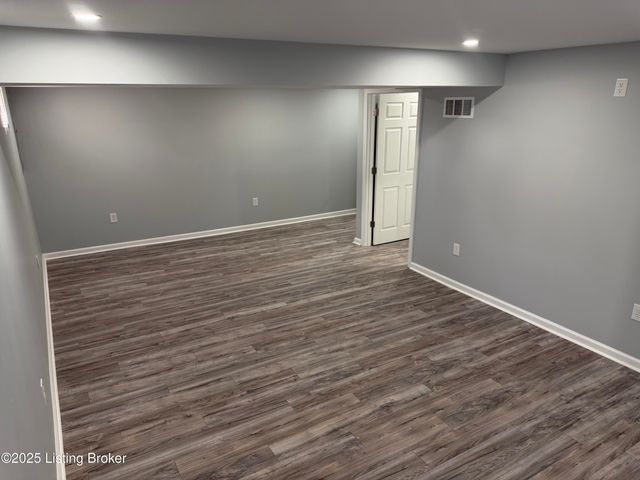 4517 Dover Rd, Louisville, KY 40216