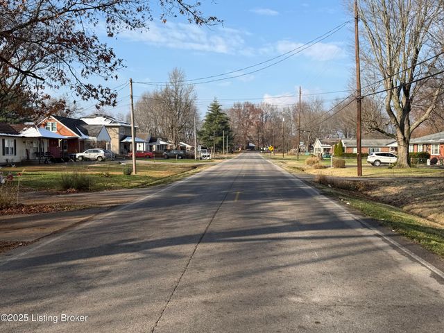 4517 Dover Rd, Louisville, KY 40216