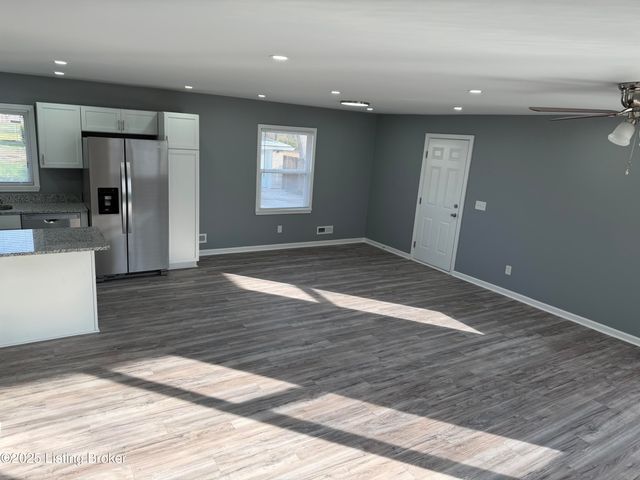 4517 Dover Rd, Louisville, KY 40216