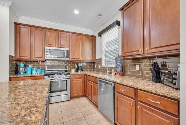 15721 OAKLEAF RUN DRIVE, Lithia, FL 33547