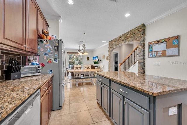 15721 OAKLEAF RUN DRIVE, Lithia, FL 33547