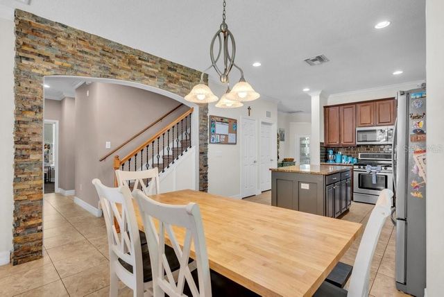 15721 OAKLEAF RUN DRIVE, Lithia, FL 33547