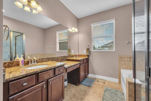 15721 OAKLEAF RUN DRIVE, Lithia, FL 33547