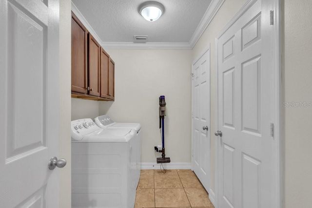 15721 OAKLEAF RUN DRIVE, Lithia, FL 33547