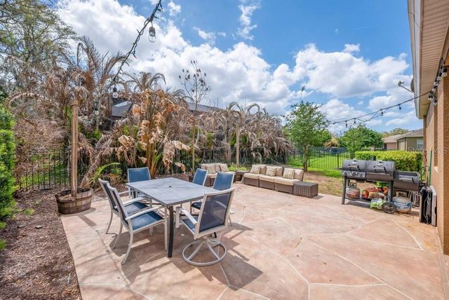 15721 OAKLEAF RUN DRIVE, Lithia, FL 33547