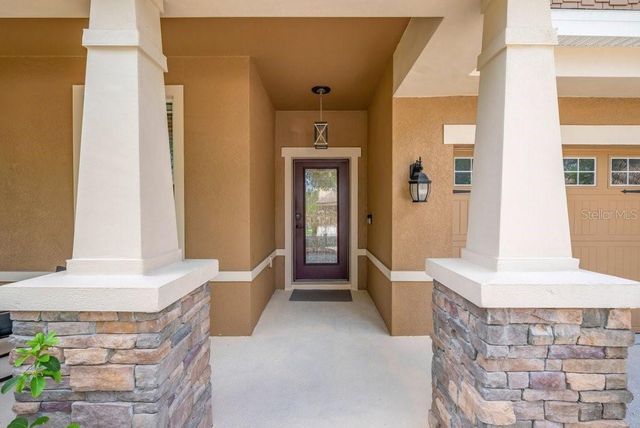 15721 OAKLEAF RUN DRIVE, Lithia, FL 33547