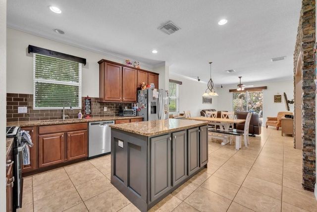 15721 OAKLEAF RUN DRIVE, Lithia, FL 33547