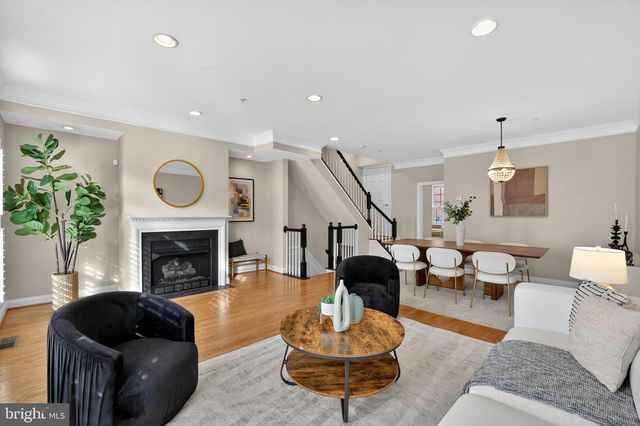 1220 ROUNDHOUSE LN, Alexandria, VA 22314