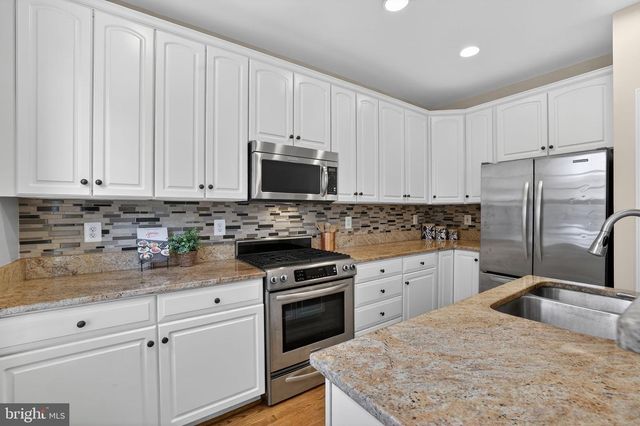 1220 ROUNDHOUSE LN, Alexandria, VA 22314