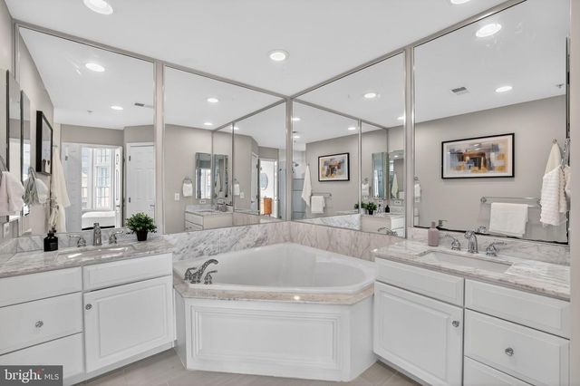 1220 ROUNDHOUSE LN, Alexandria, VA 22314