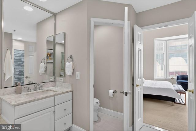 1220 ROUNDHOUSE LN, Alexandria, VA 22314