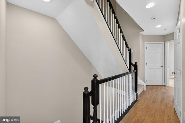 1220 ROUNDHOUSE LN, Alexandria, VA 22314