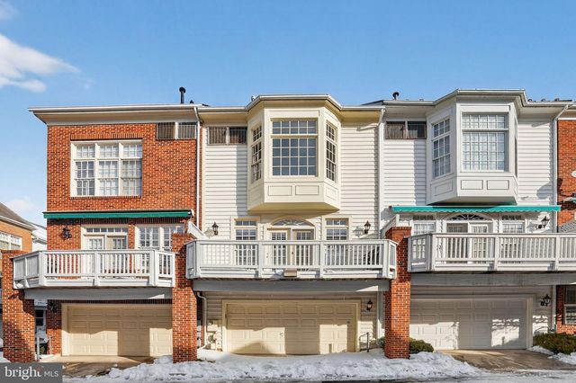 1220 ROUNDHOUSE LN, Alexandria, VA 22314