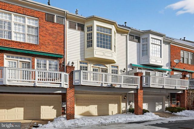 1220 ROUNDHOUSE LN, Alexandria, VA 22314