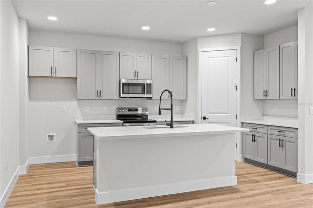 157 PLANTATION ROAD, Debary, FL 32713