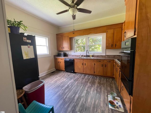 1101 S Academy St Extension, Williamston, SC 29697