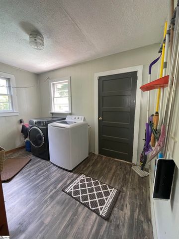 1101 S Academy St Extension, Williamston, SC 29697