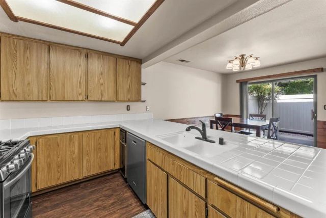 285 Durian Street, Vista, CA 92083