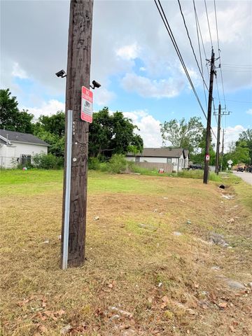 6427 Morrow St, Houston, TX 77091