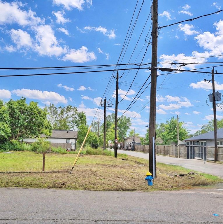 6427 Morrow St, Houston, TX 77091