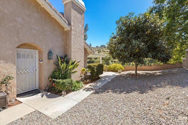 4233 Los Padres Drive, Fallbrook, CA 92028