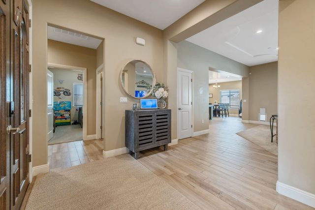 3038 E Beech Court, Visalia, CA 93292