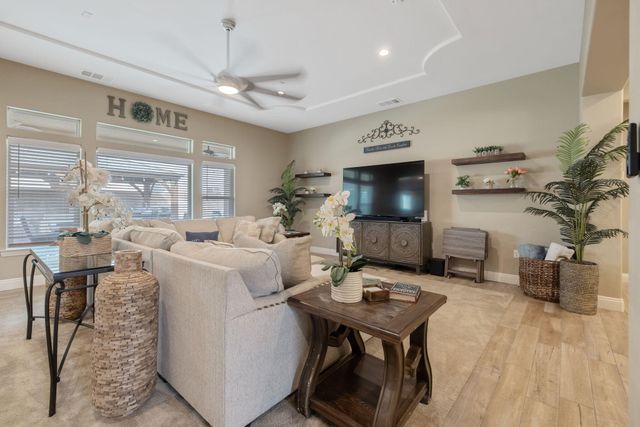 3038 E Beech Court, Visalia, CA 93292