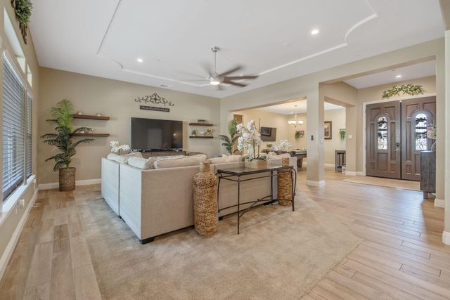 3038 E Beech Court, Visalia, CA 93292