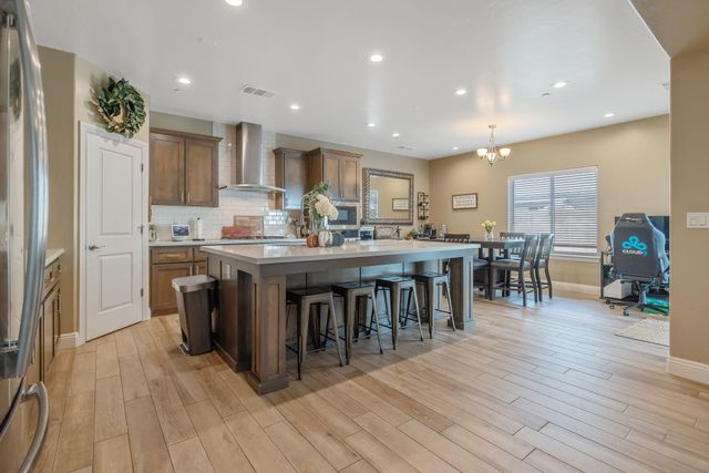 3038 E Beech Court, Visalia, CA 93292