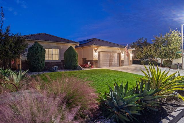 3038 E Beech Court, Visalia, CA 93292