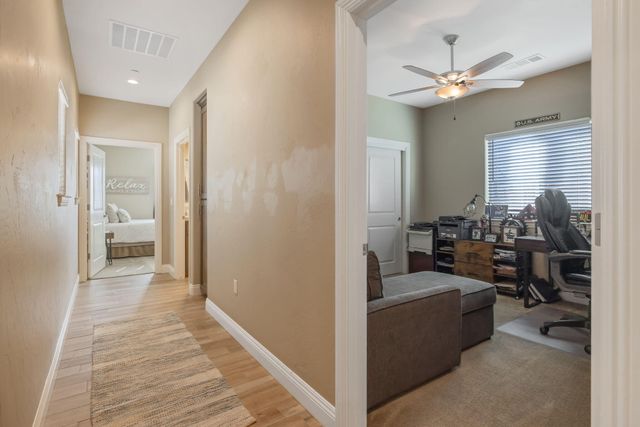 3038 E Beech Court, Visalia, CA 93292