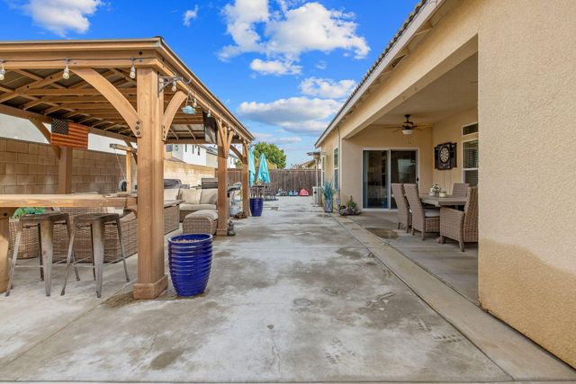 3038 E Beech Court, Visalia, CA 93292