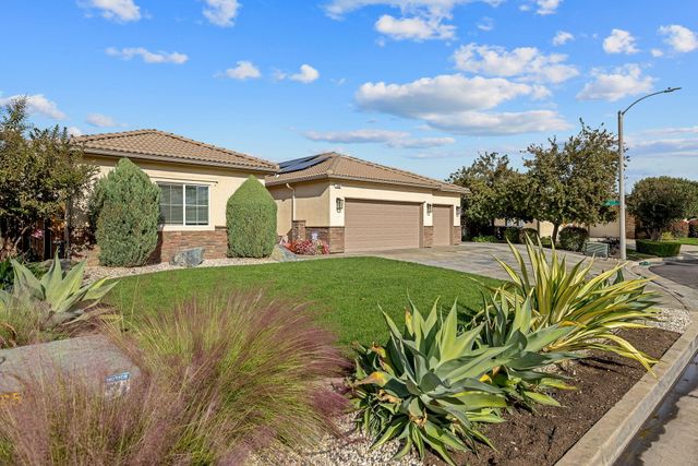 3038 E Beech Court, Visalia, CA 93292