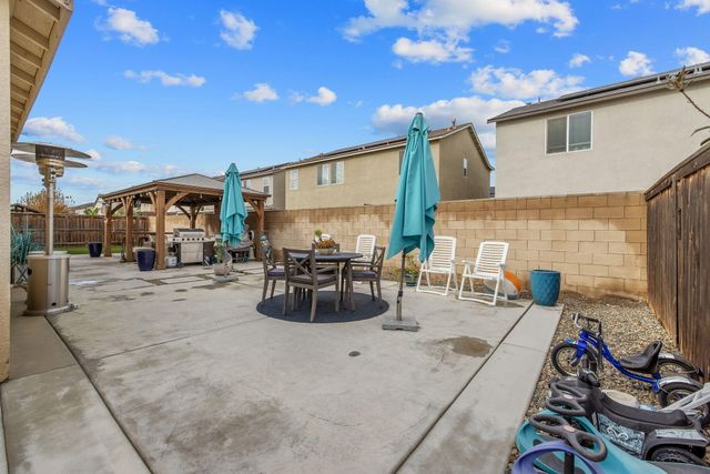 3038 E Beech Court, Visalia, CA 93292
