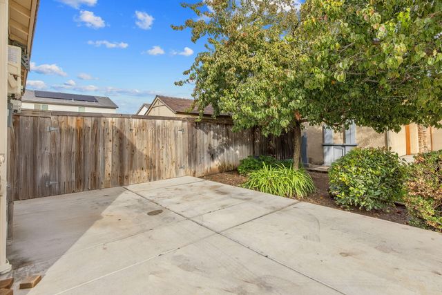 3038 E Beech Court, Visalia, CA 93292