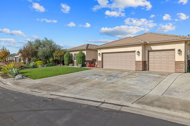 3038 E Beech Court, Visalia, CA 93292