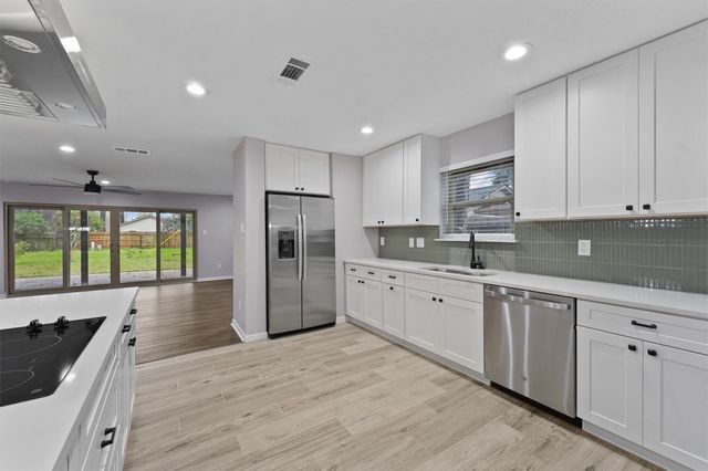 714 Golden Bear Lane, Kingwood, TX 77339