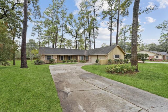 714 Golden Bear Lane, Kingwood, TX 77339