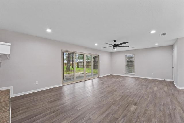 714 Golden Bear Lane, Kingwood, TX 77339