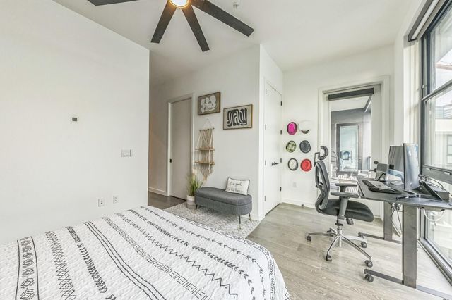 800 Embassy DR 609, Austin, TX 78702