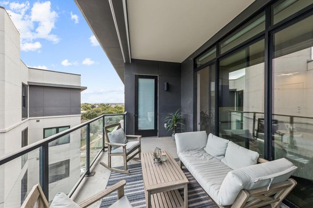 800 Embassy DR 609, Austin, TX 78702