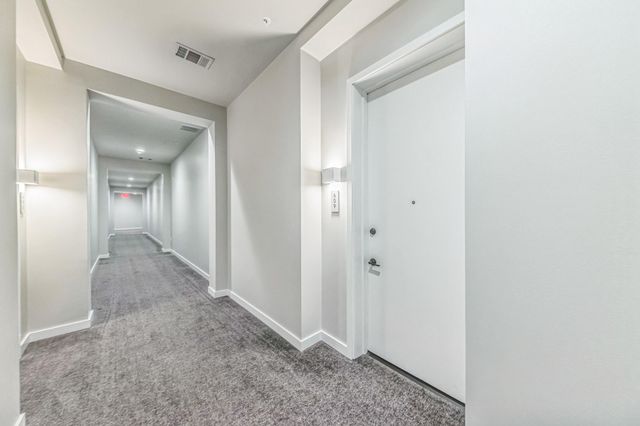 800 Embassy DR 609, Austin, TX 78702