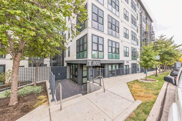 800 Embassy DR 609, Austin, TX 78702