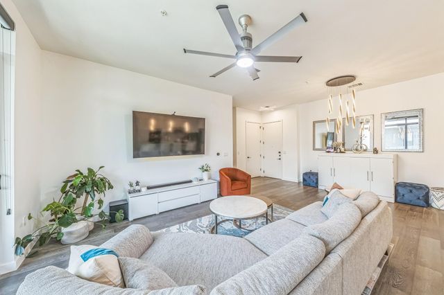 800 Embassy DR 609, Austin, TX 78702
