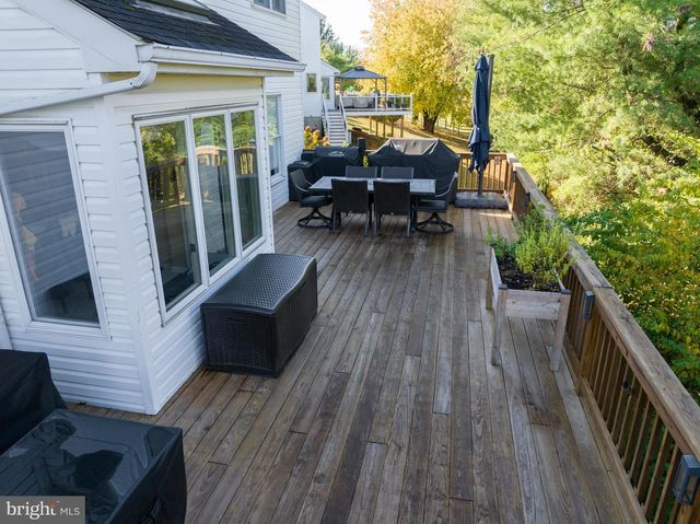 3707 OAKWOOD TRL, Allentown, PA 18103