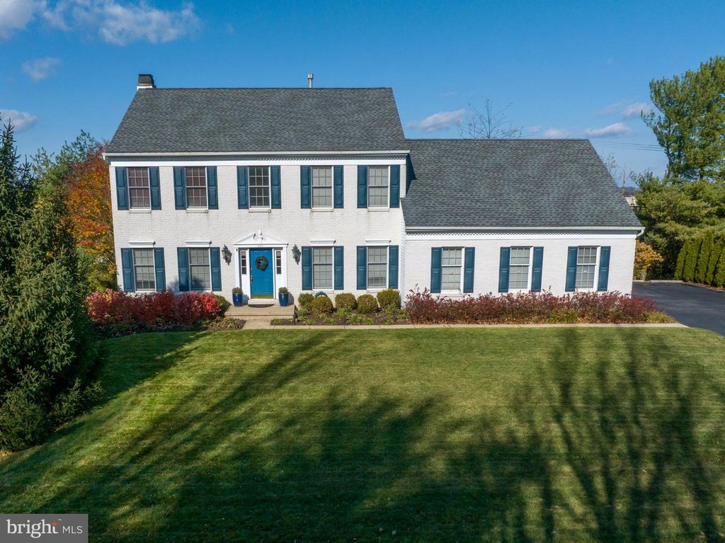 Image 1 of property listing at 3707 OAKWOOD TRL, Allentown, PA 18103