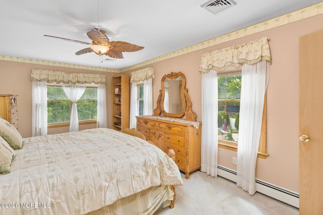 37 Maple Shade Avenue E, Hamilton Square, NJ 08690