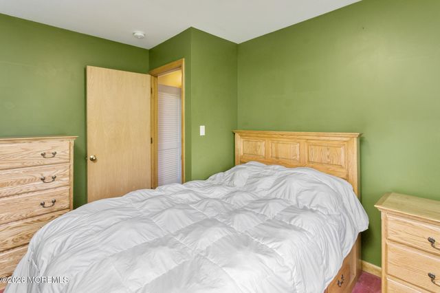 37 Maple Shade Avenue E, Hamilton Square, NJ 08690