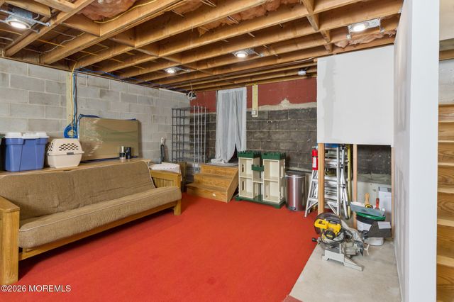 37 Maple Shade Avenue E, Hamilton Square, NJ 08690